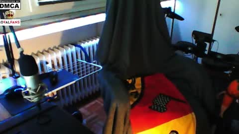        call me  Stefan online show from February 8, 11:12 am