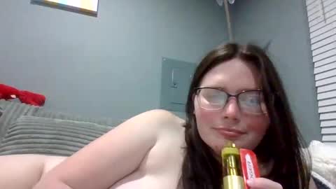 Snapshot of luckygirl96 chatting on October 22, 2:26 am luckygirl96 online show from October 22, 2:26 am