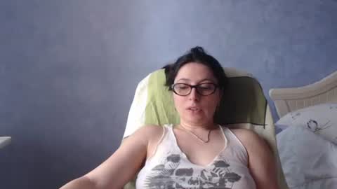 luckylinda23 online show from June 15, 10:40 am