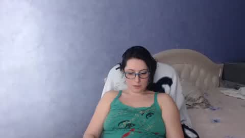 luckylinda23 online show from March 6, 7:54 pm
