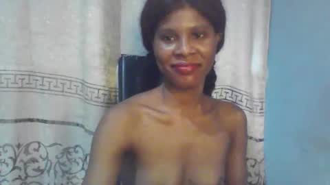 Snapshot of luckymadequeen chatting on September 27, 6:00 am Gloria online show from September 27, 6:00 am