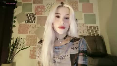 luckysapphire777 online show from August 5, 12:24 pm