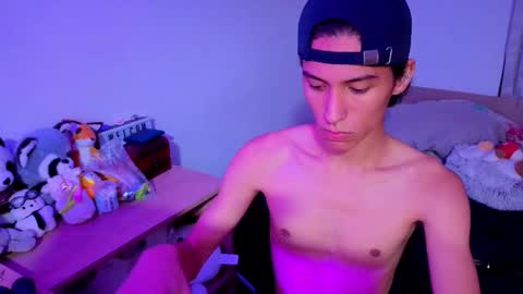 Lu Independent Model online show from September 9, 6:35 am