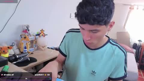 Lu Independent Model online show from March 17, 4:34 pm