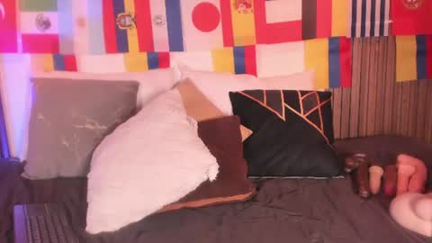 Lucy online show from June 17, 4:06 am