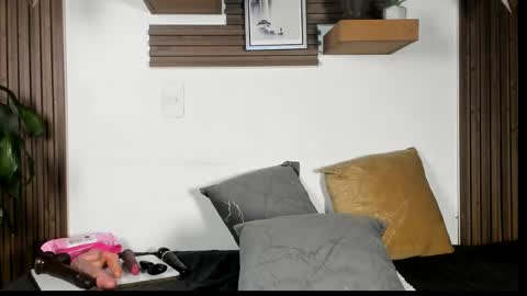 Lucy online show from April 29, 3:00 am
