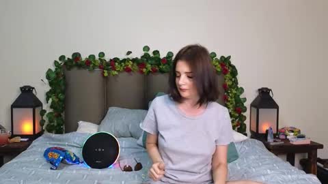 Lucy online show from January 7, 9:09 pm