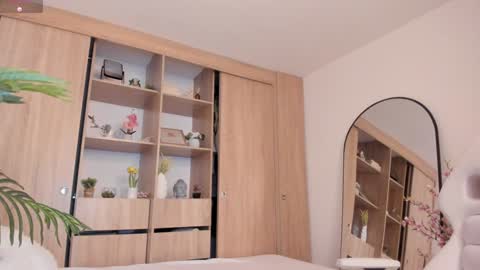 Paula           online show from February 5, 3:45 am