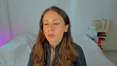 lucy__ray online show from May 1, 10:31 am