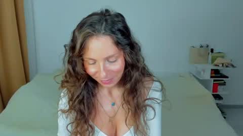 lucy__ray online show from August 3, 9:04 am