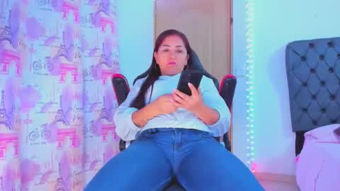 lucy online show from April 30, 2:05 am