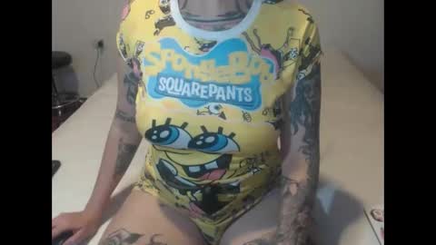 Snapshot of lucy_dreams69 chatting on December 22, 8:36 pm Lucia online show from December 22, 8:36 pm