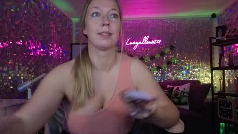 lucyallen4201 online show from March 19, 10:32 am
