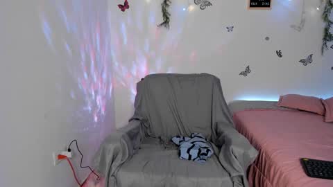 Lucy online show from December 28, 9:30 pm