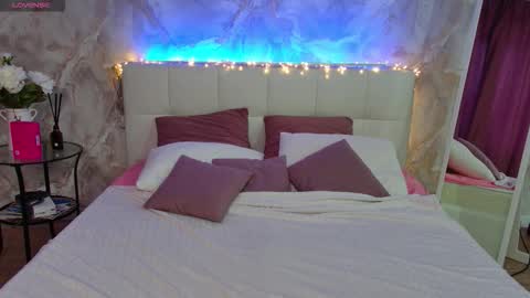 Lucy online show from November 14, 10:17 am