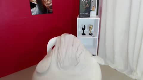 lucyseductive online show from February 3, 2:53 am