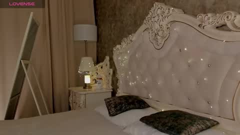 Snapshot of lucyshaw chatting on October 8, 6:08 am Lucy online show from October 8, 6:08 am