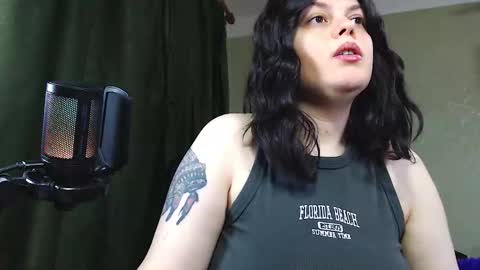 Snapshot of lucywmiller chatting on September 17, 10:30 am Call me Lucy online show from September 17, 10:30 am