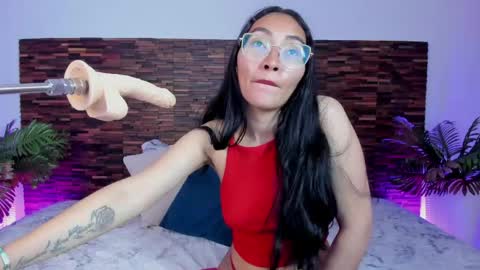 Lucy Liiu online show from April 23, 8:43 pm