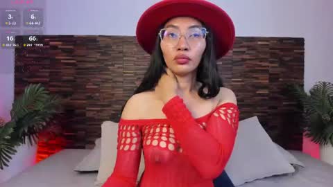 Lucy Liiu online show from June 18, 10:26 pm
