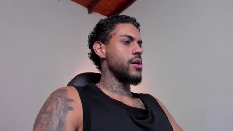 Luigi Vitale online show from February 14, 2:47 am