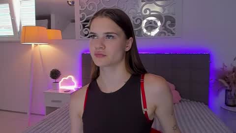 LuisaClover online show from July 6, 3:03 pm