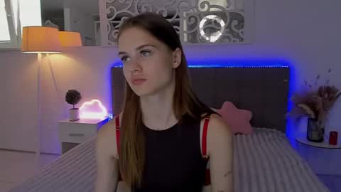 LuisaClover online show from July 28, 12:48 pm