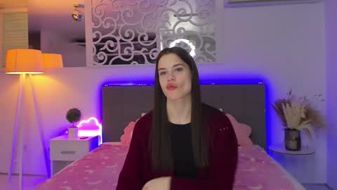 LuisaClover online show from January 15, 2:15 pm