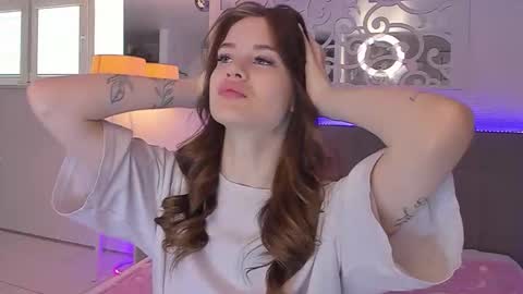 LuisaClover online show from April 27, 12:25 pm