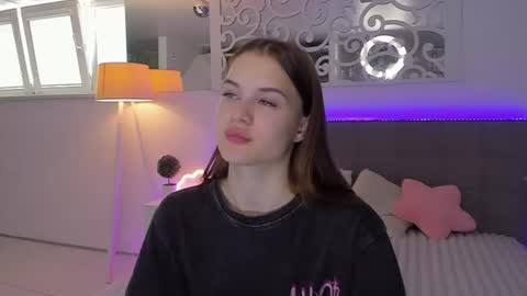 LuisaClover online show from July 5, 12:23 pm