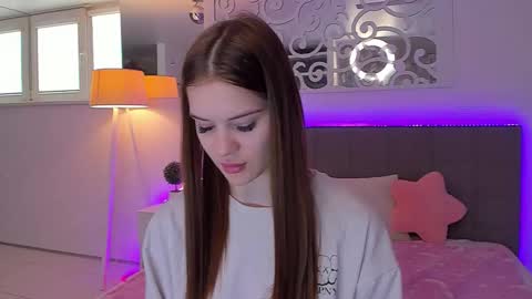 LuisaClover online show from April 29, 12:32 pm