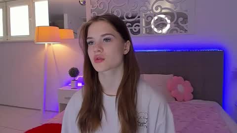 LuisaClover online show from May 2, 12:22 pm