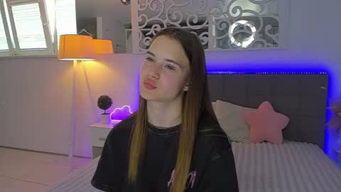 LuisaClover online show from August 5, 12:13 pm