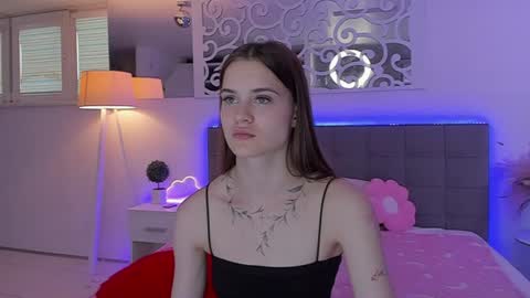 LuisaClover online show from June 11, 12:14 pm