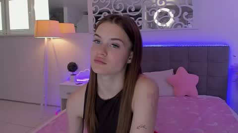 LuisaClover online show from June 21, 12:33 pm