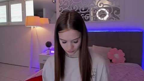 LuisaClover online show from May 3, 12:33 pm