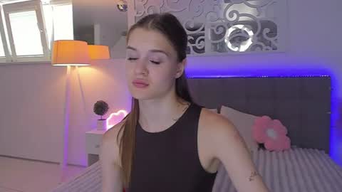 LuisaClover online show from July 4, 12:20 pm