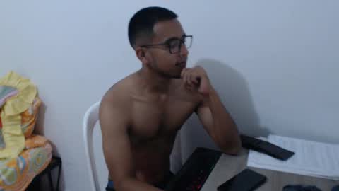 luisatr2017 online show from December 14, 5:13 am