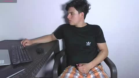 Luis S Kennedy online show from March 19, 3:06 pm