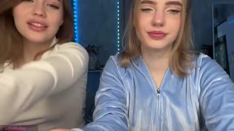 Snapshot of luiza012 chatting on October 15, 10:49 am Lizzy online show from October 15, 10:49 am