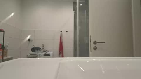 lukasschoetz online show from November 8, 8:45 pm