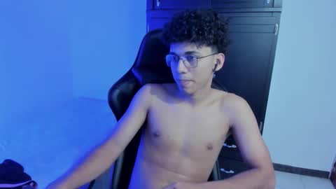 luke_marshall online show from December 14, 7:25 am