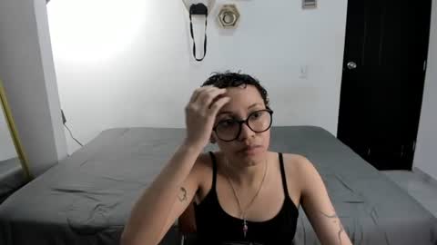 luky_bloo online show from June 30, 12:37 pm