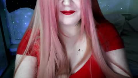 lulovia online show from January 18, 9:02 pm