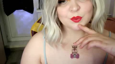 lulovia online show from March 2, 9:32 pm