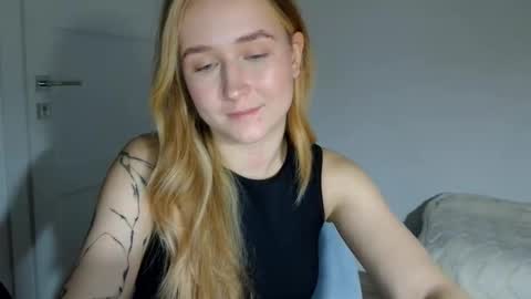 Lulu Baby18 online show from February 26, 9:07 pm