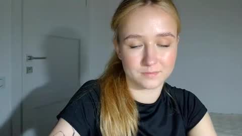 Lulu Baby18 online show from March 10, 8:57 pm