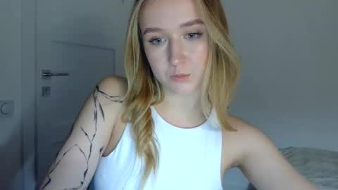 Lulu Baby18 online show from March 12, 8:01 pm