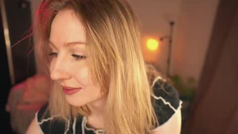 lulu_lovett online show from January 28, 10:02 am