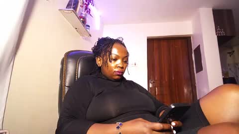 lulu_sparks1 online show from July 22, 6:15 am